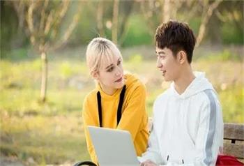 天津口語(yǔ)翻譯淺析同聲傳譯是什么意思？